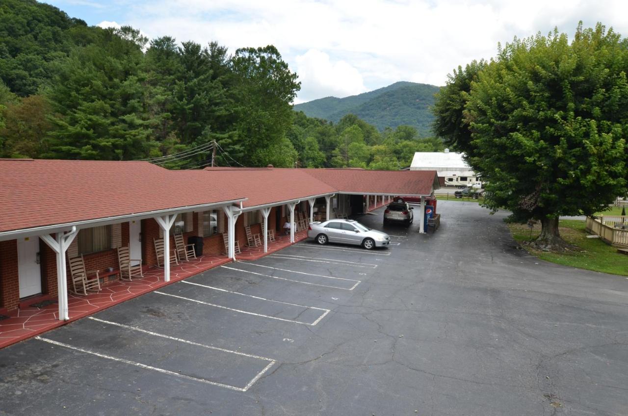 Travelowes Motel - Maggie Valley Exterior photo